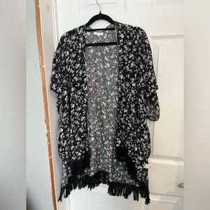 Ardene Black and White Floral Kimono Top